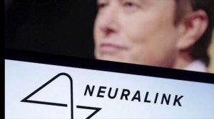 Elon Musk announces that he has implanted the first brain chip in a human being